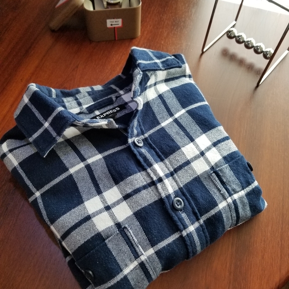 Express White and Blue Plaid Flannel - Picture 4 of 5